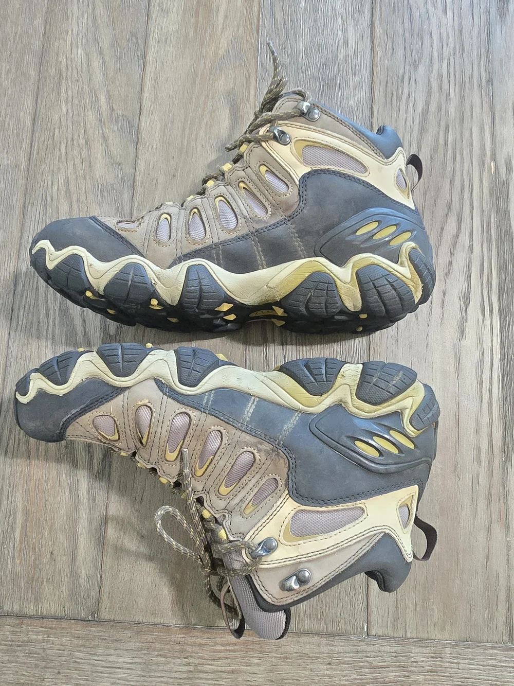 Oboz Sawtooth II Mid B-DRY Waterproof Hiking Boots Tan Leather Men's 9 Outdoor